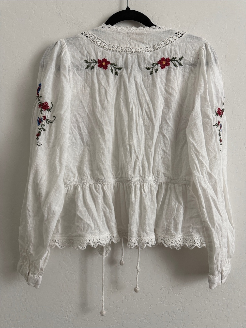 Jennifer & Grace embroidered peasant blouse featuring lace trim Sz S - Picture 6 of 9